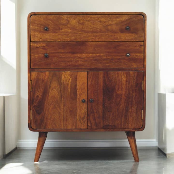 Meuble Artisanal en Bois Massif Armoire Nordique Courbée, Marron pour la vente par Artisan Furniture Germany