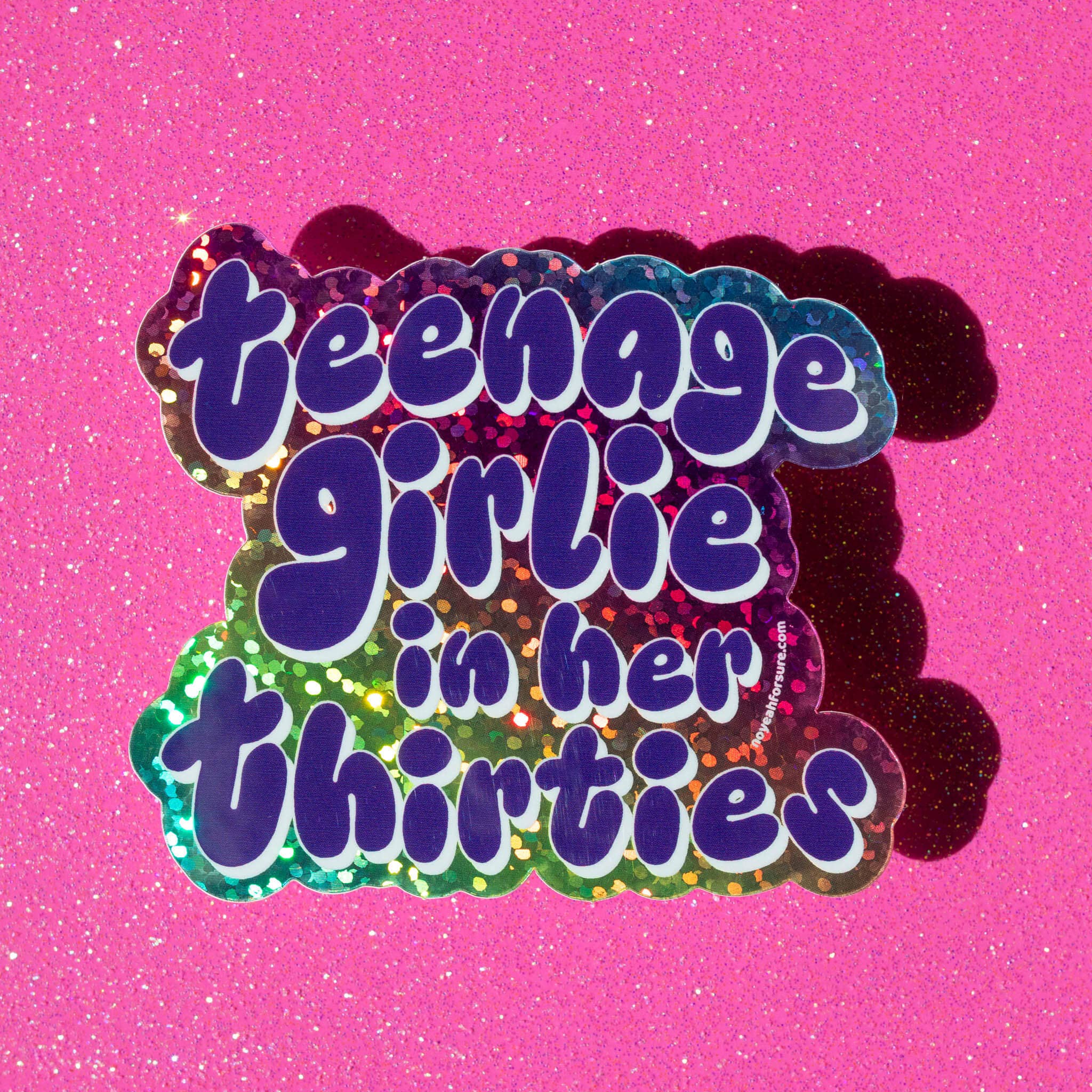 No Yeah For Sure – wholesale Klistermärke – Tonårsflicka i trettiotalet Glitterklistermärke2