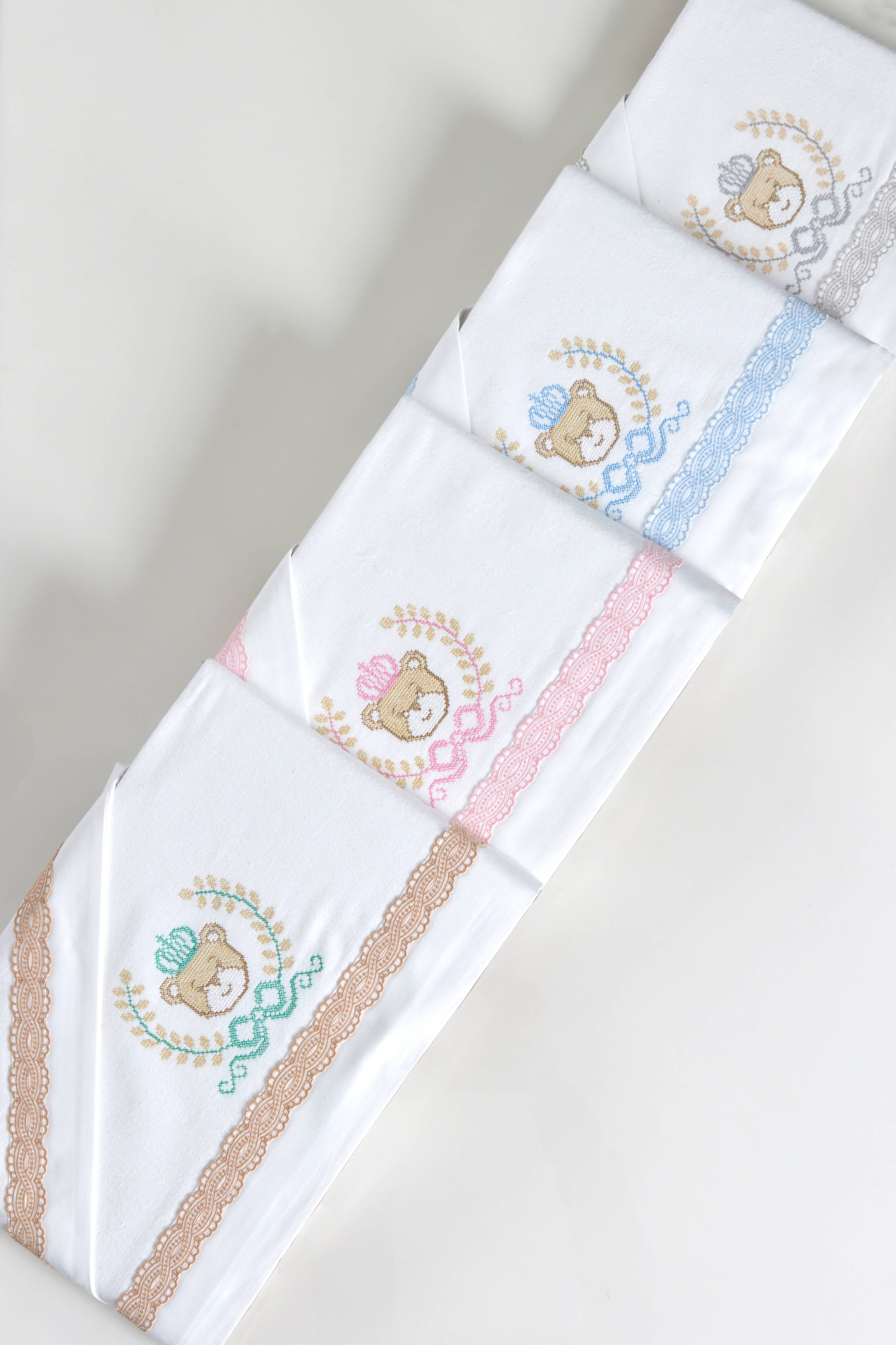 Amorim Gerações, LDA - Wholesale Bedding Blanket - Kids & Baby - Flannel Sheet Set with Cross Stitch Bear King 0530s0