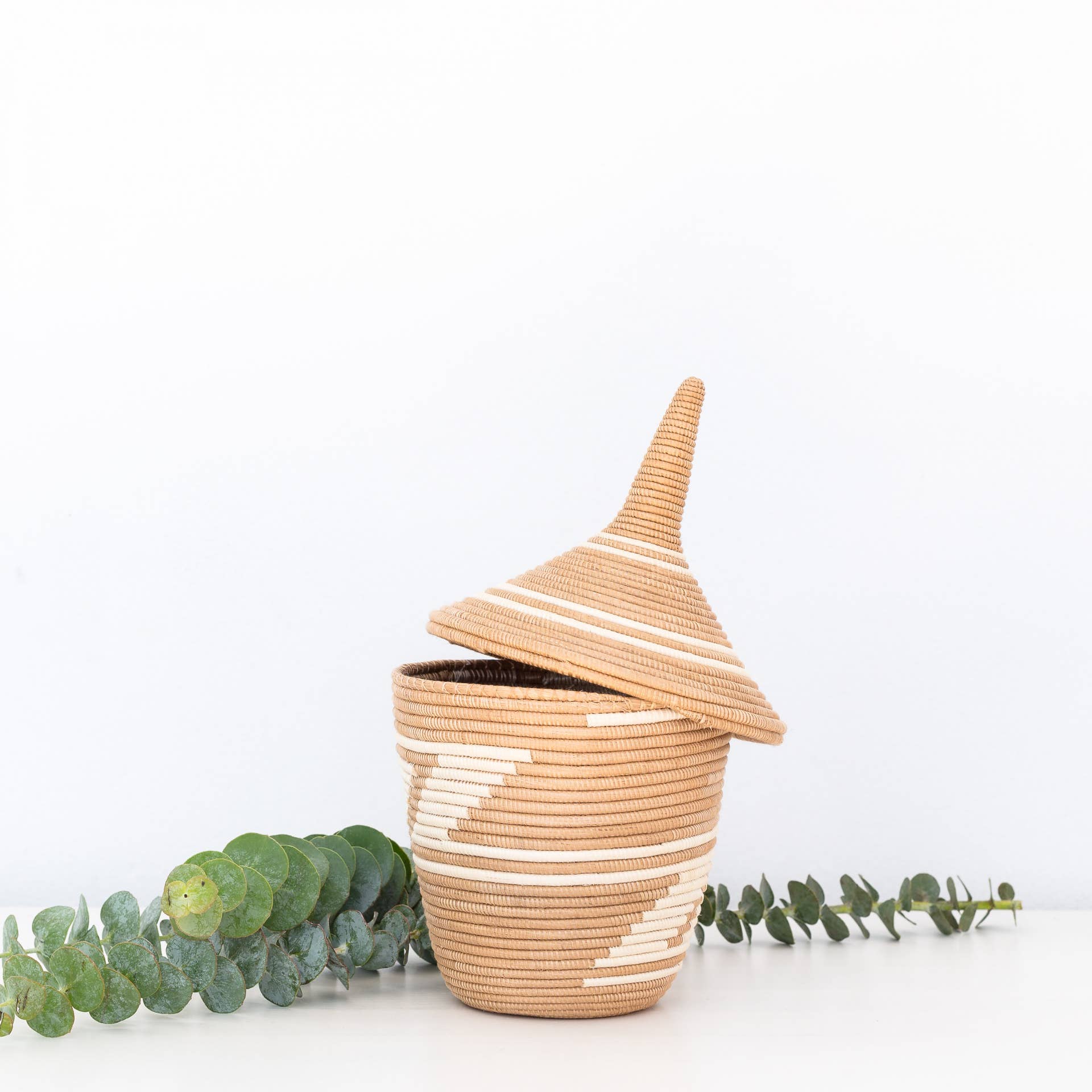 Azizi Life - Wholesale Basket - Sisal Peace Basket in Traditional1