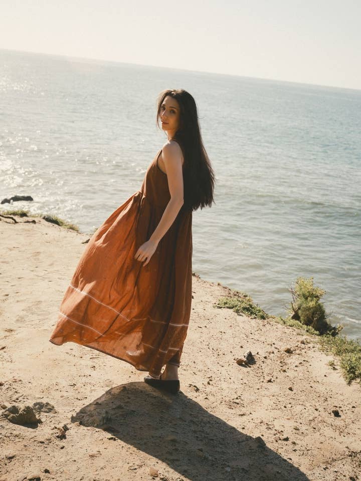 V neck pleated maxi dress - Brown Sleeveless dress - Greta for wholesale by Thuli