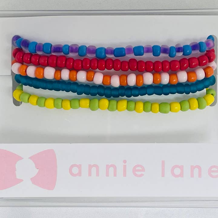 Sæt med fem Annie Lane perlearmbånd - Rød for engroshandel hos Annie Lane