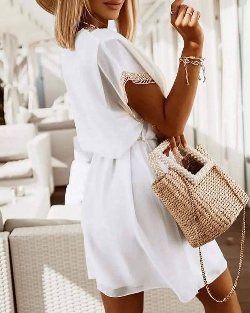 BIANCO abito casual con scollo a V in pizzo a contrasto in vendita all'ingrosso su Faire6