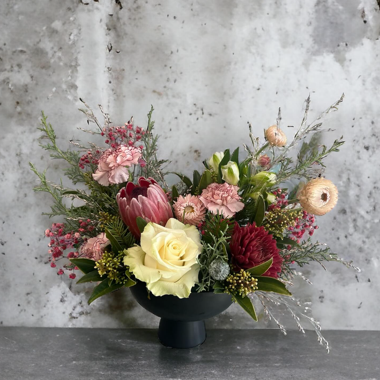 Posies - Vendita all'ingrosso Vasi - Vaso compote floreale nero opaco su piedistallo moderno1