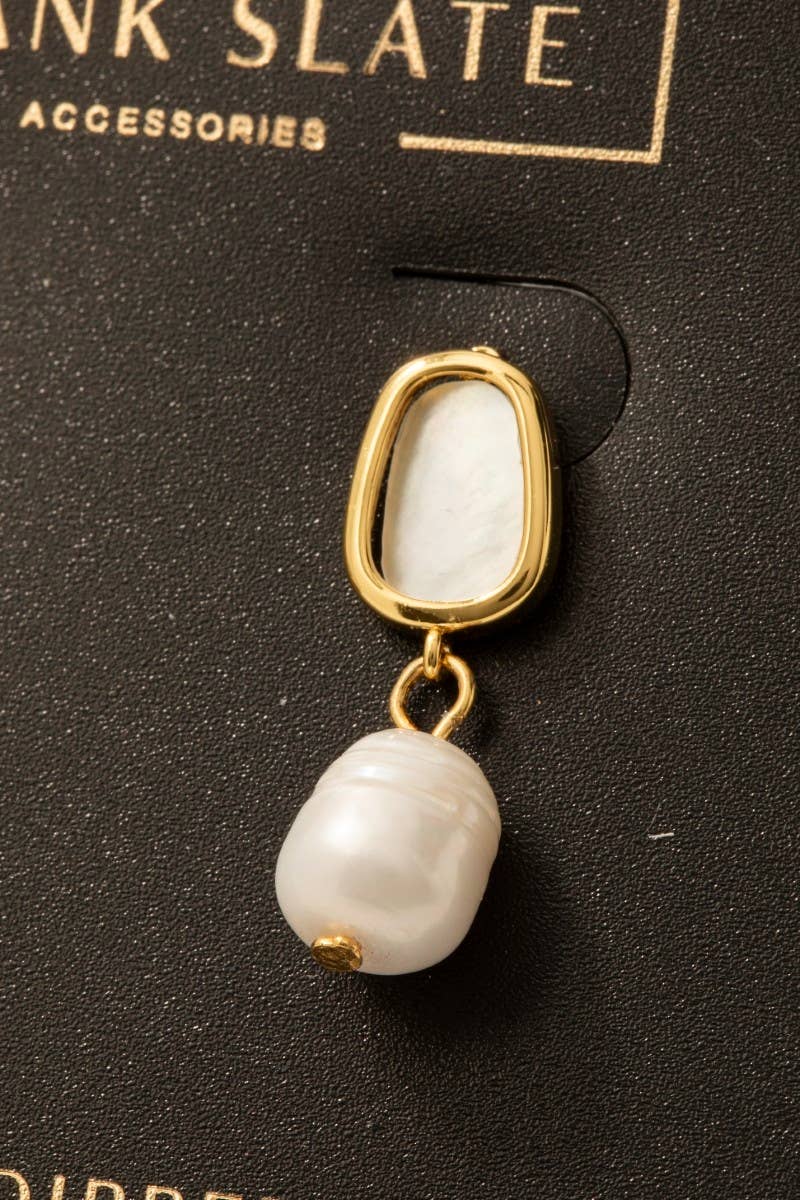 Fame Accessories - Vente Boucles d'oreilles pendantes - Boucles d'oreilles pendantes en perles d'eau trempées dans l'or2