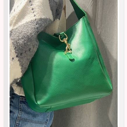 Z et Z - Wholesale Shoulder Bag - Women's - Grained leather shoulder bag1