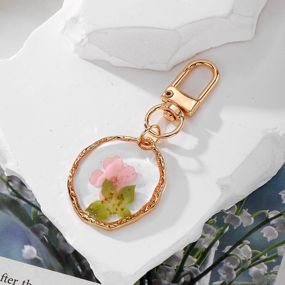 Ladylande - Wholesale Keychain - Women's - Capture a slice of nature with handcrafted resin keychain3