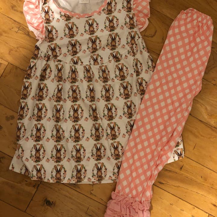 Conjunto de Vestido e Calças com Folhos do Coelhinho da Páscoa por atacado de PLT Wholesale