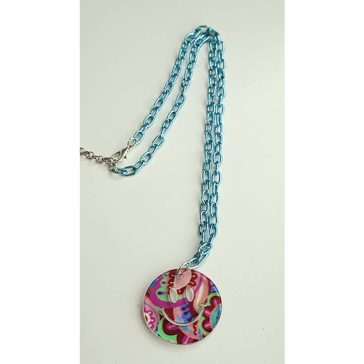 Collier cachemire mauve Smile Project pour la vente par Brilliant Young & Beautiful Boutique