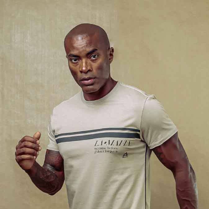 T-shirt basic beige pour la vente par Labellamafia