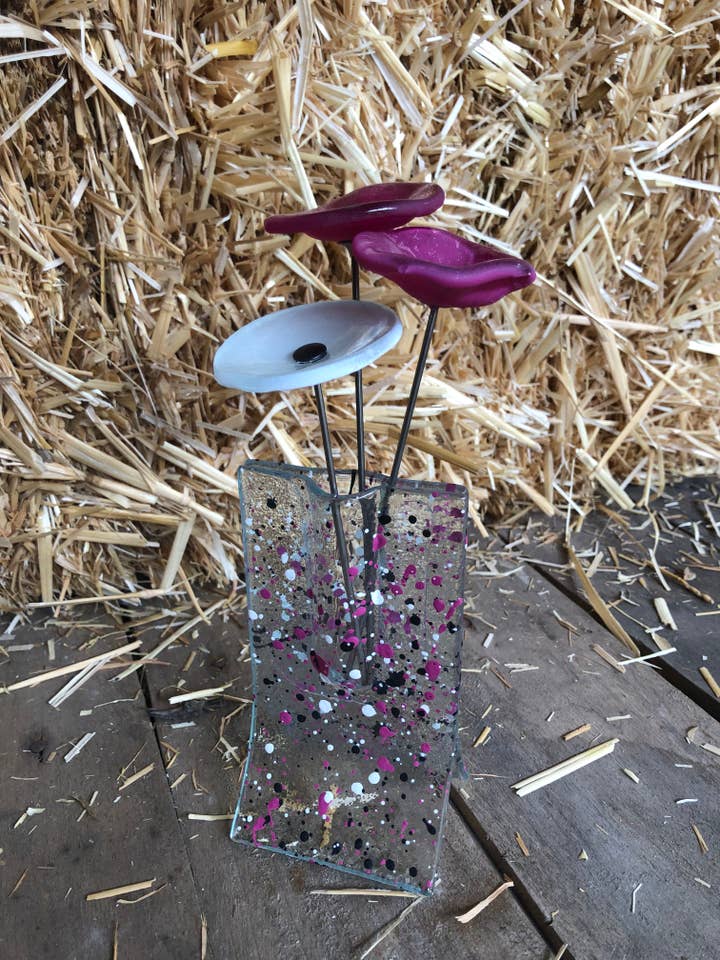 Small 8X13 Cm Spotty Vase With 3 Small Flowers In Fuscia... for wholesale by CARNEOL GLASS