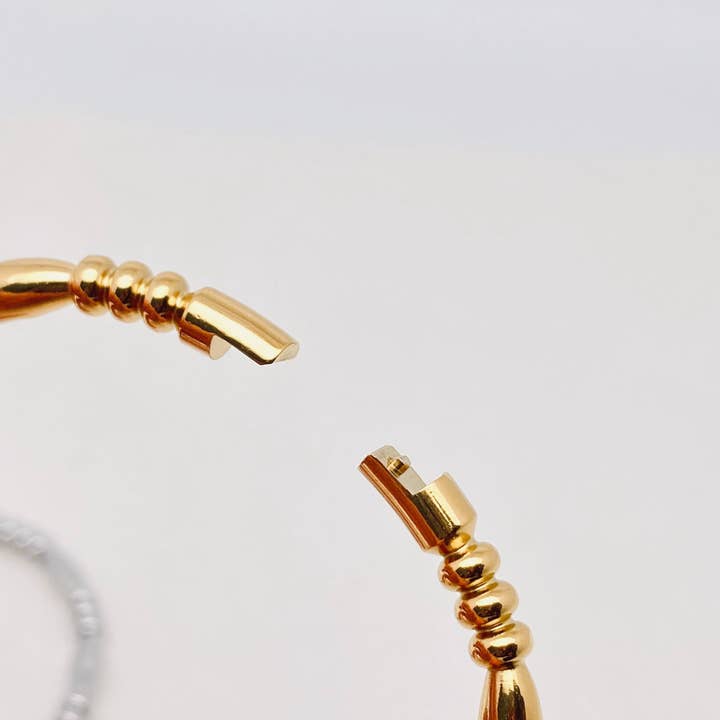 Mio Queena - Wholesale Bangle Bracelet - Multi-style 18K Gold-plated Stainless Steel Babngle - FGS10