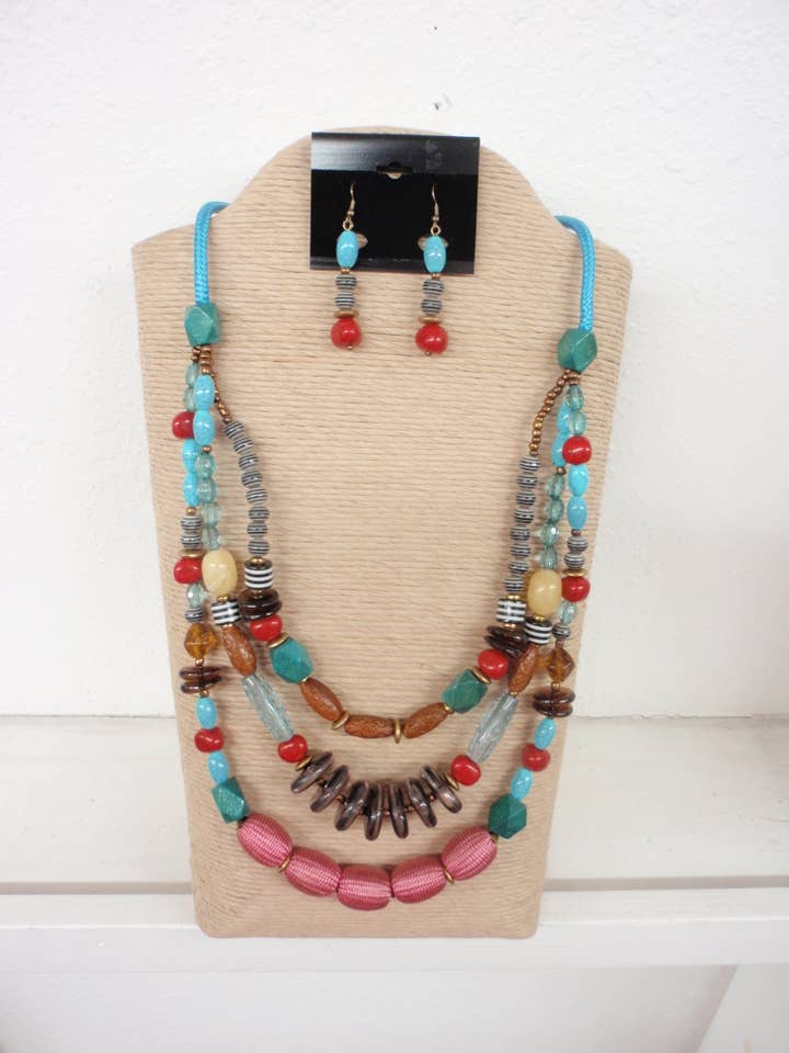 TURQUOISE WAX CORD WITH THREE STRANDS MULTI TURQUOISE SHELLS for wholesale by International Duru's