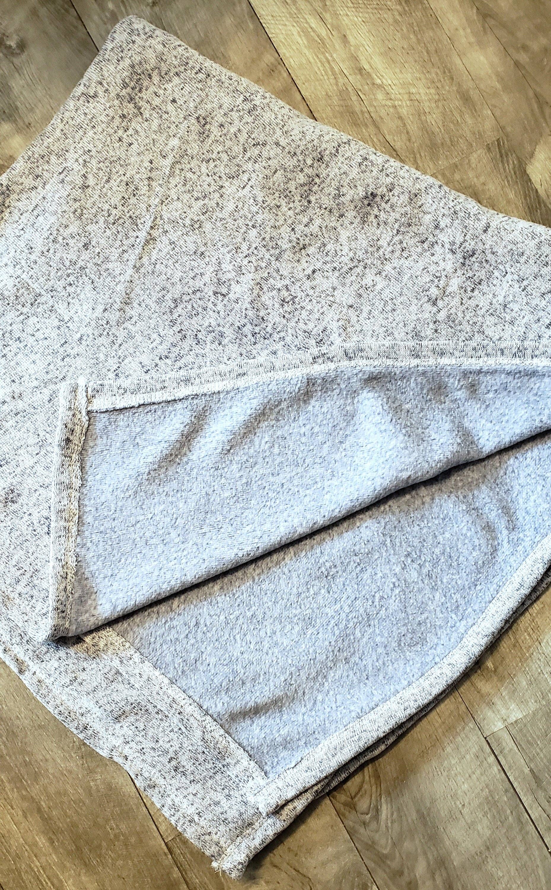 Regina Lynn Design Home Edition – wholesale Throw blanket – True Crime and Documentary Watching Sweater Fleece Blanket4