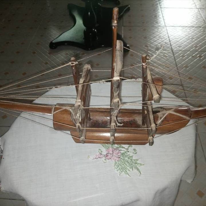 Delight merchants - Venta al por mayor Artículo decorativo de mesa - Tallado de barco en madera hecho a mano con envío gratuito a todo el mundo.1