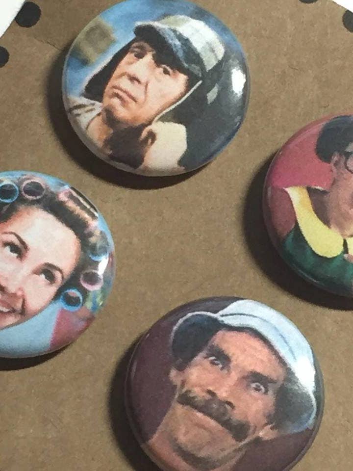 Chespirito / La Vecindad Button Pack for wholesale by Very That