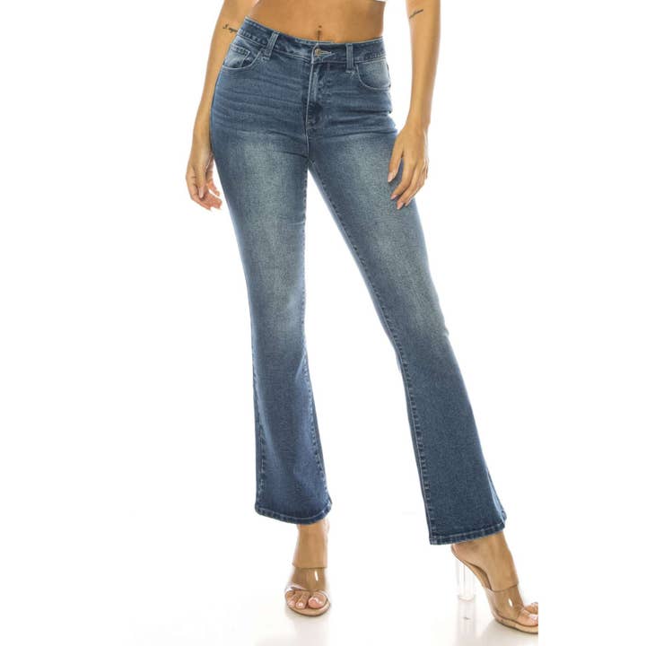 MEDIUM WASHED DENIM FLARE FIT JEANS for wholesale on Faire2