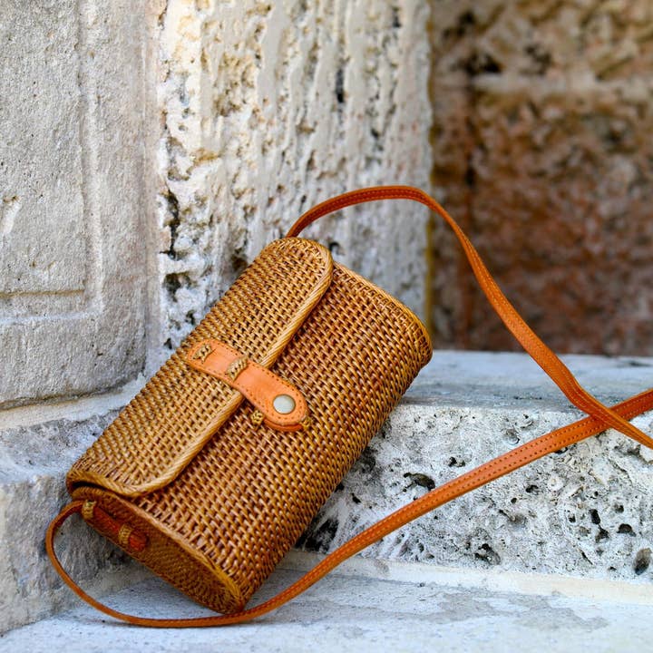 Ganapati - Wholesale Crossbody Bag - Women's - Bali Mailer Rattan Crossbody Bag