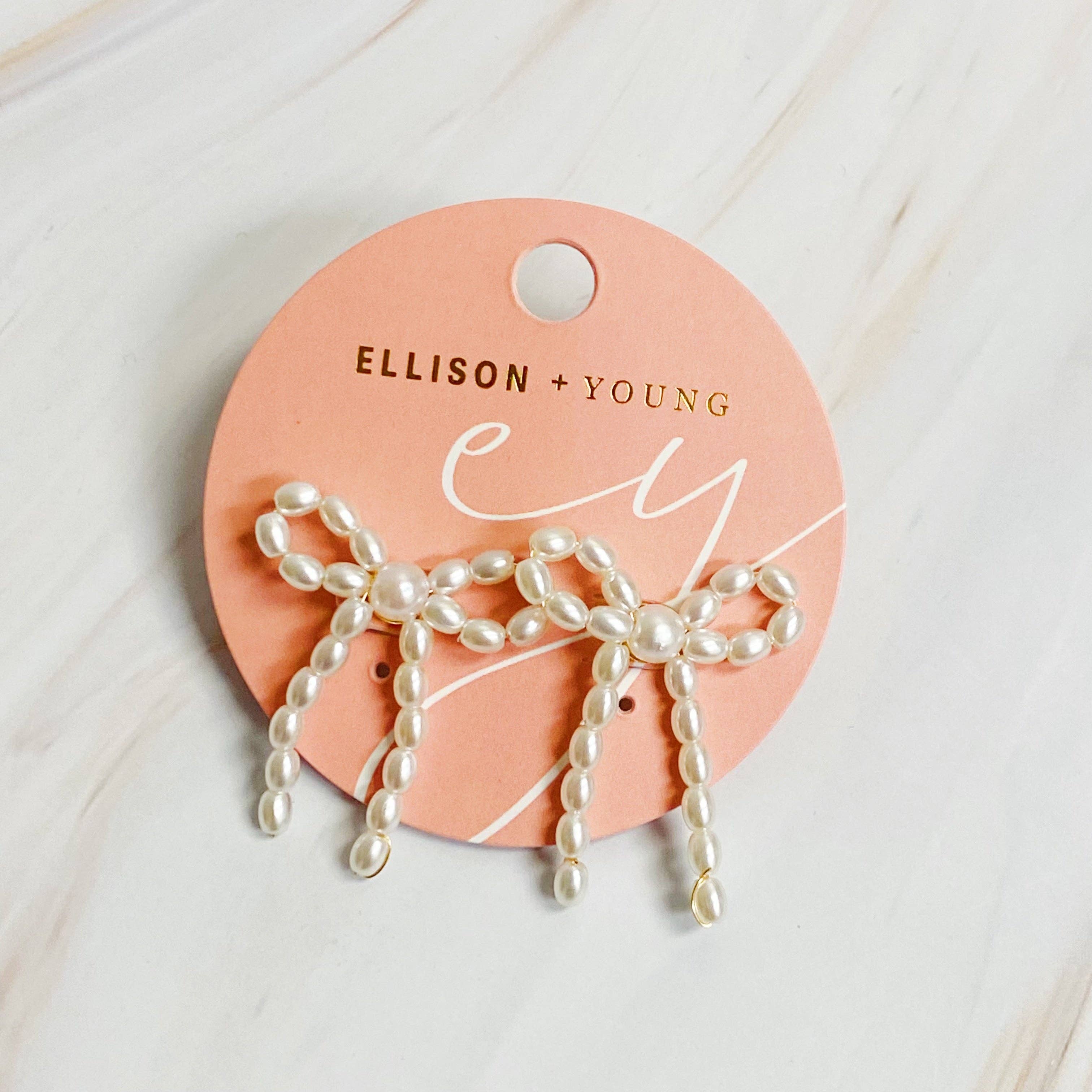 Ellison+Young - Vente Boucles d'oreilles pendantes - Boucles d'oreilles en forme de ballerine Pearl Bow3
