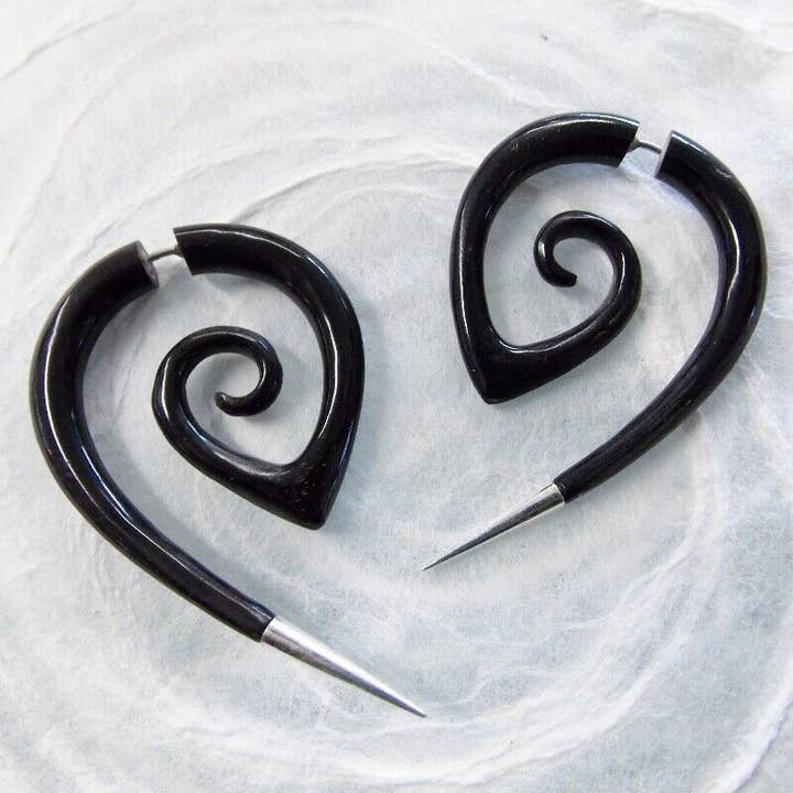 Dalfiya - Wholesale Dangle Earrings - Spiral Silver Tip Fake Gauge Earrings Carved Black Horn Spli