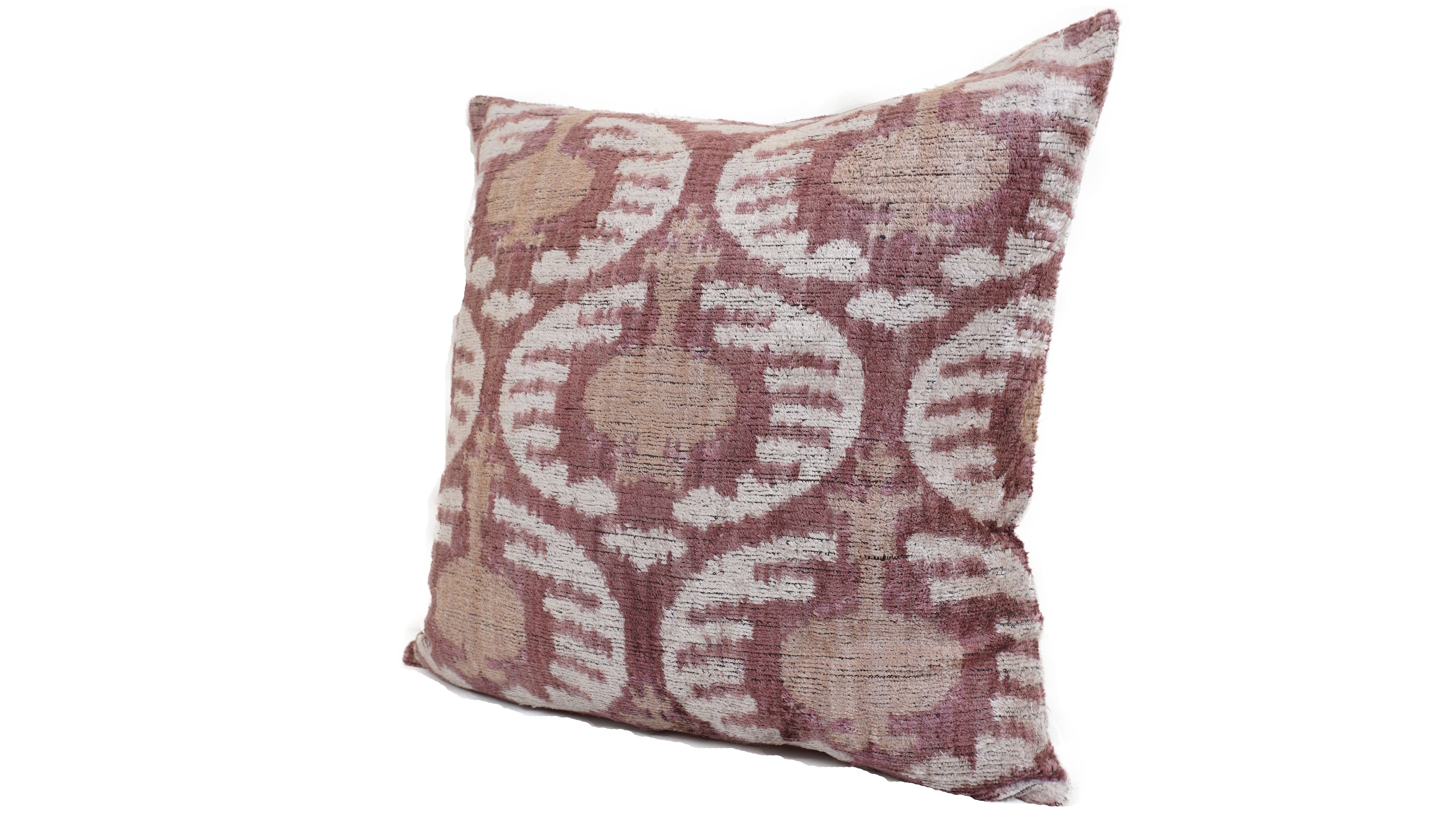 MD Home – wholesale Prydnadskuddfodral – CELESTE BROWN- IKAT SILKE/SAMMET KUDDFODRAL 20"x20"2