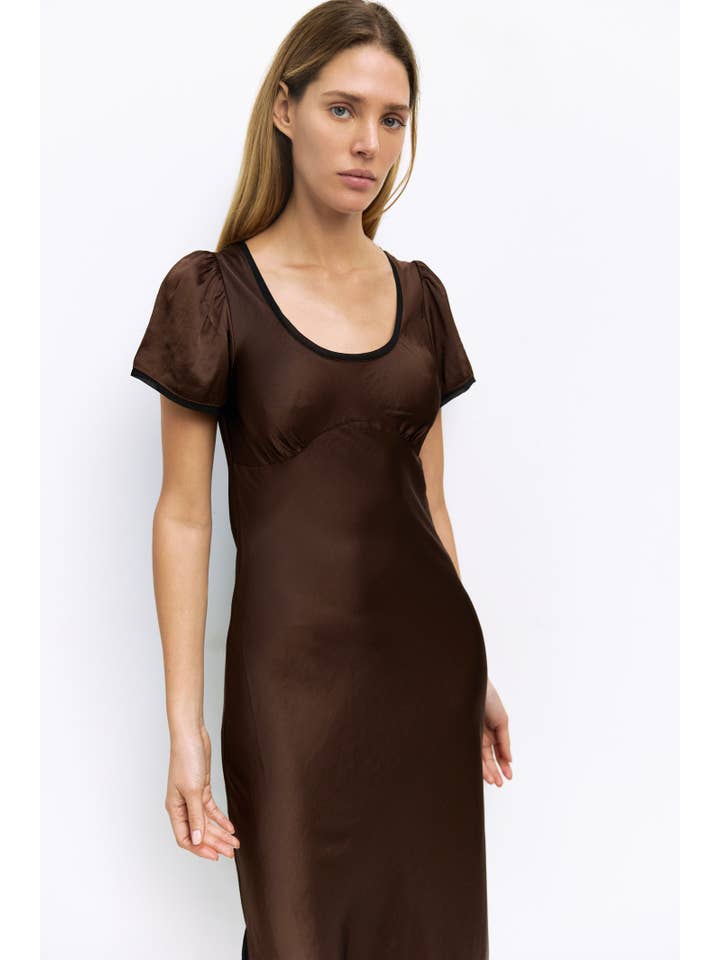 MOD REF - Venta al por mayor Vestido - Mujer - El Vestido Stephanie | Vestido de Satén con Ribete en Contraste4
