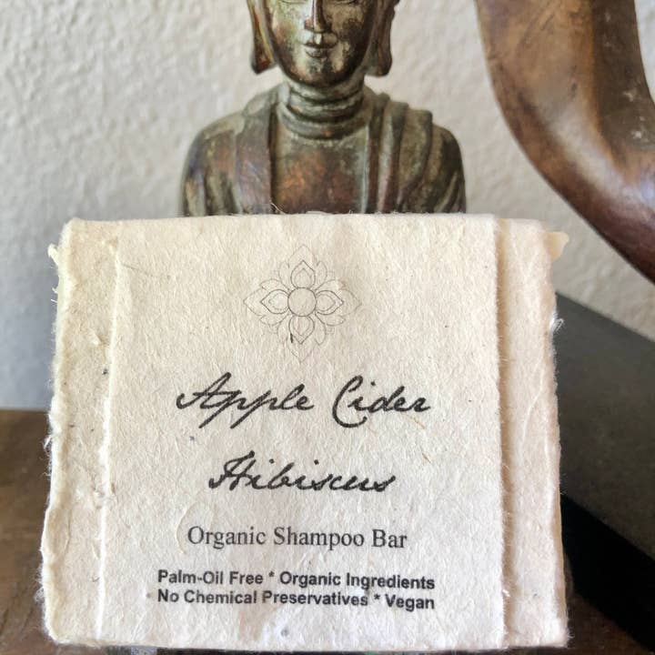 Unearth Malee - Wholesale Shampoo Puck/Solid Shampoo - Apple Cider Hibiscus Organic Shampoo Bar1