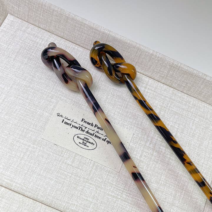 Tourtiwi - Wholesale Hair Pin - Stylish and Intricate Acetate Hair Sticks with Knot Details8