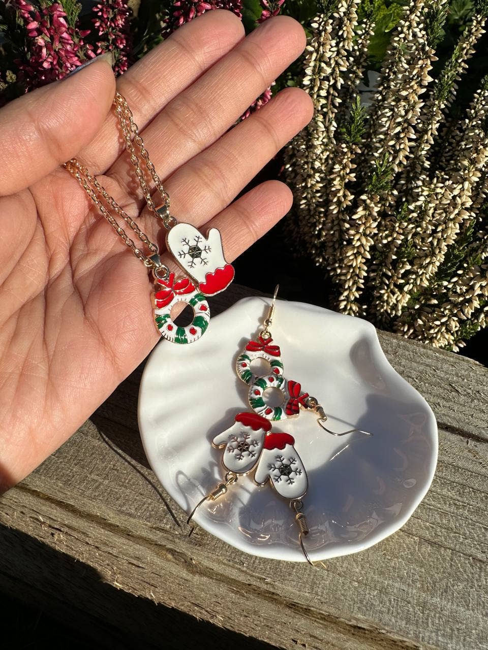 Gemscape UK - Wholesale Jewelry Set - Christmas Jewellery Set - Mittens & Wraith Necklace & Studs13