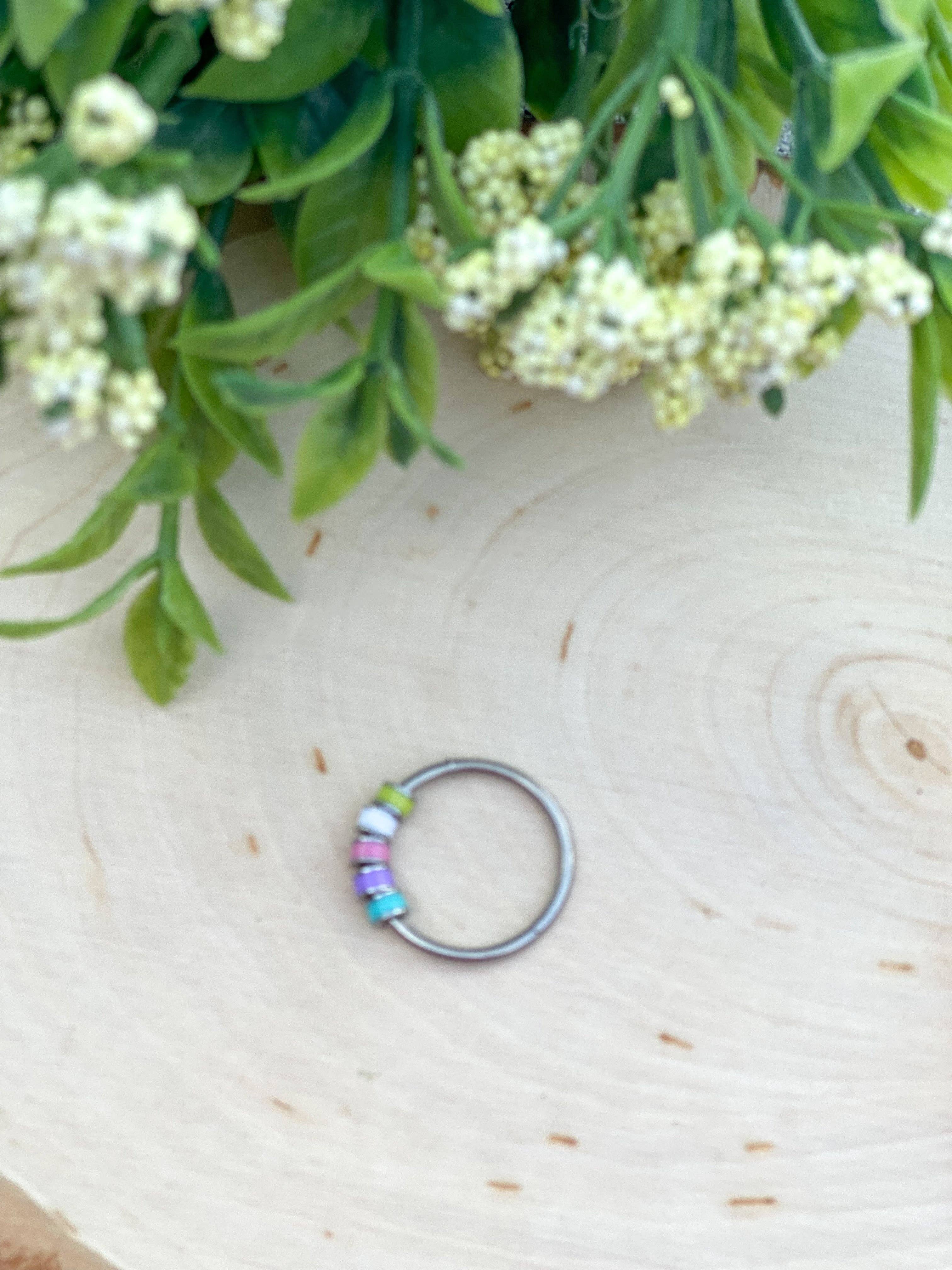 Harris Girls & Co. - Vente Anneau/bague à empiler - Anneau Anxiété « Light Colors »1