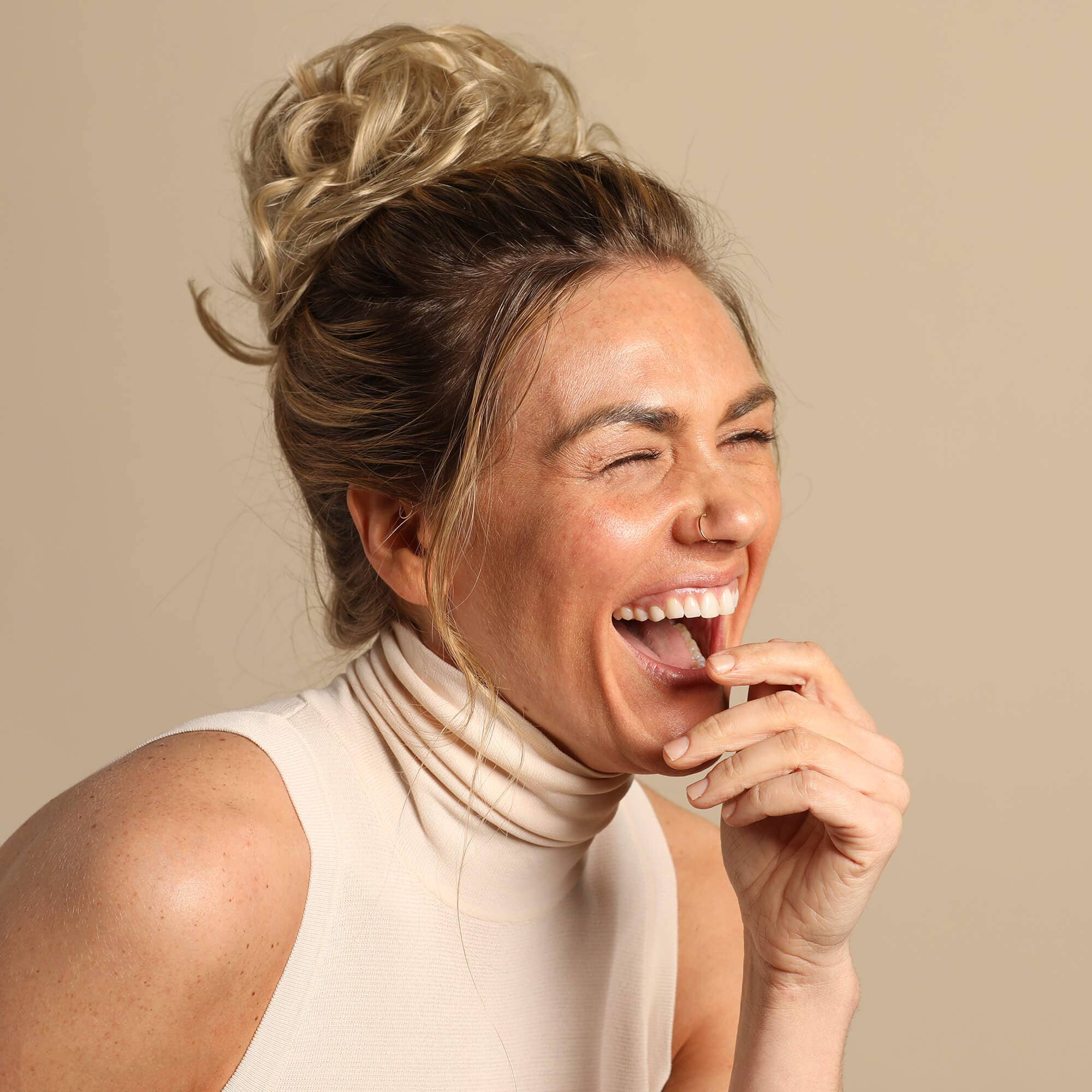 Madison Braids - Wholesale Haarelastiekje - Dames - Madison Braids paardenstaarthouder voor dames met top knoop14