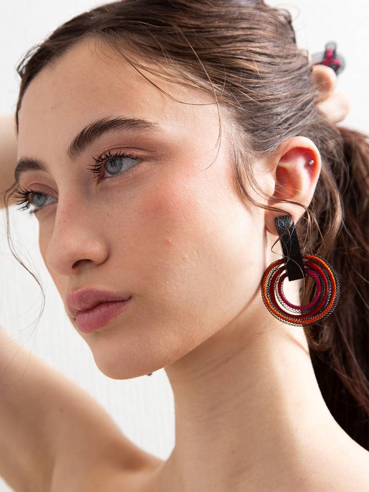 Life Circle Earrings - Red/Pink* para venta al por mayor de Iskin Sisters