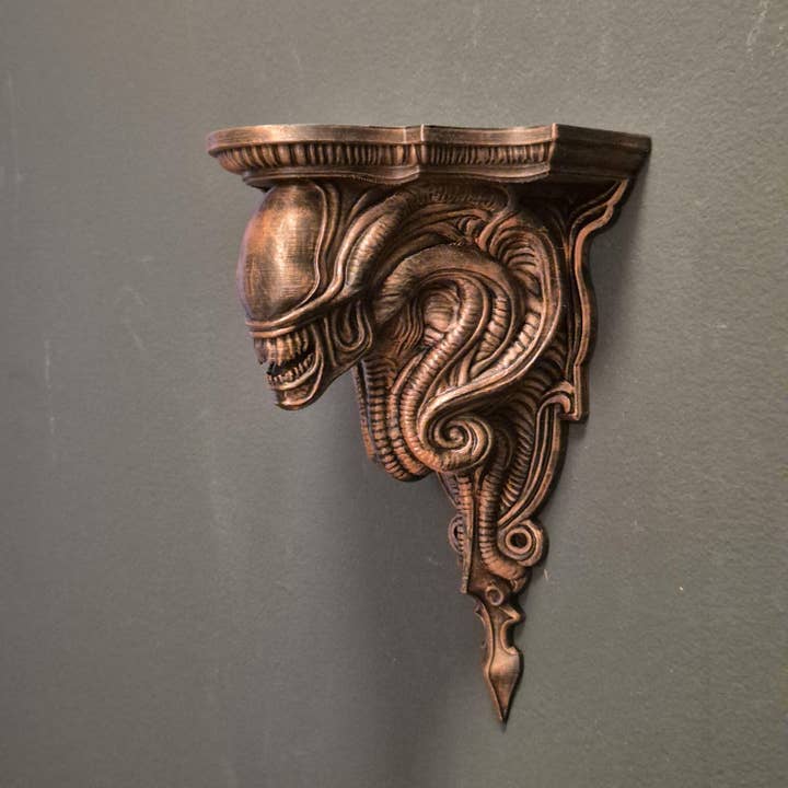 Estantería de pared Alien — Soporte de pared con cráneo biomecánico inspirado en Giger — Decoración gótica de ciencia ficción — Estantería escultural de horror xenomorfo para venta al por mayor de 3DijkstraFinds