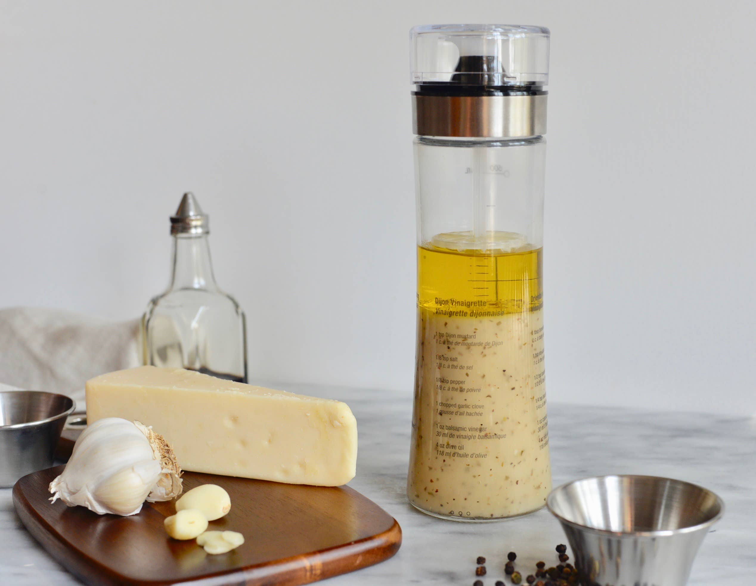 TableCraft Products Company - Vente Ustensile/gadget de cuisine - Shaker à vinaigrette de 18 ¾ oz9