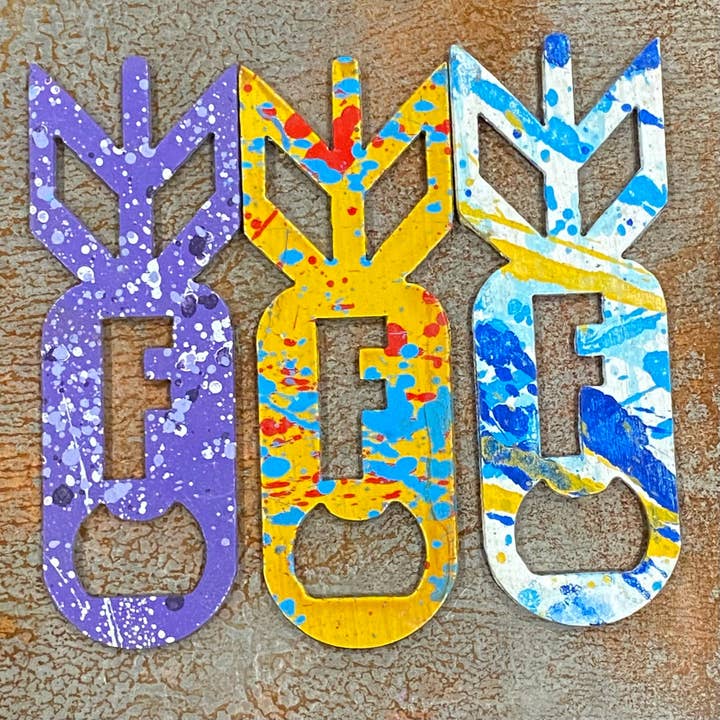 F Bomb flesopener voor wholesale door Cut-n-rust LLC