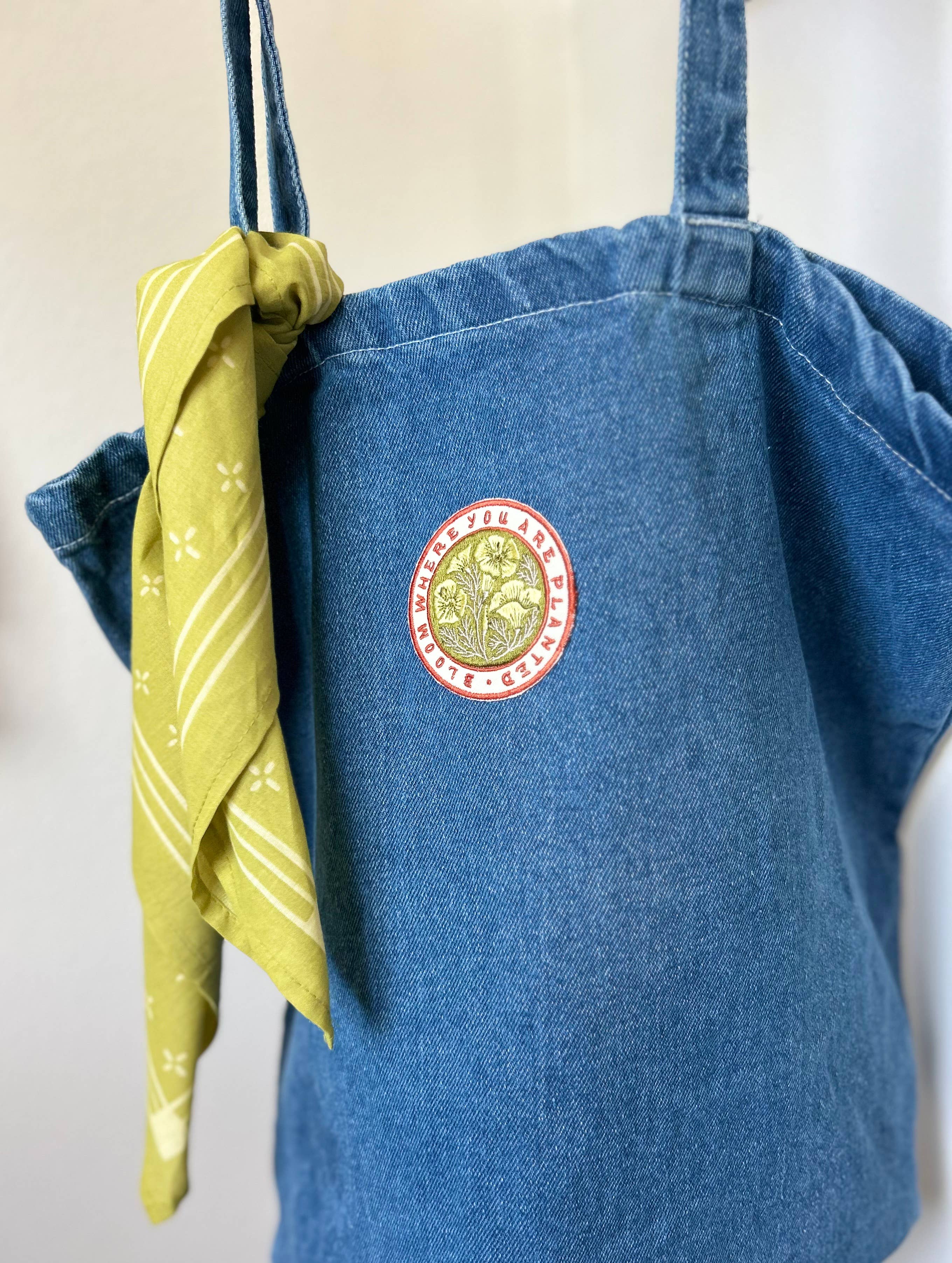 Chelsea Calkins Design – wholesale Bärkasse - Dam – BLOOM Broderad Denim Tote-väska6