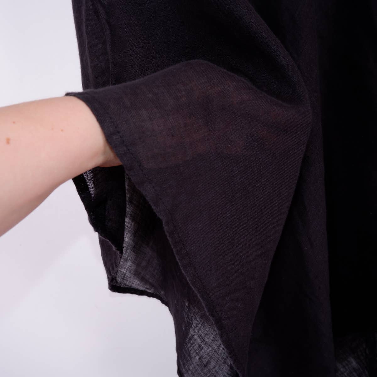 NorraVilla - Wholesale Poncho - Women's - Summer linen poncho - with a hood - Natural5