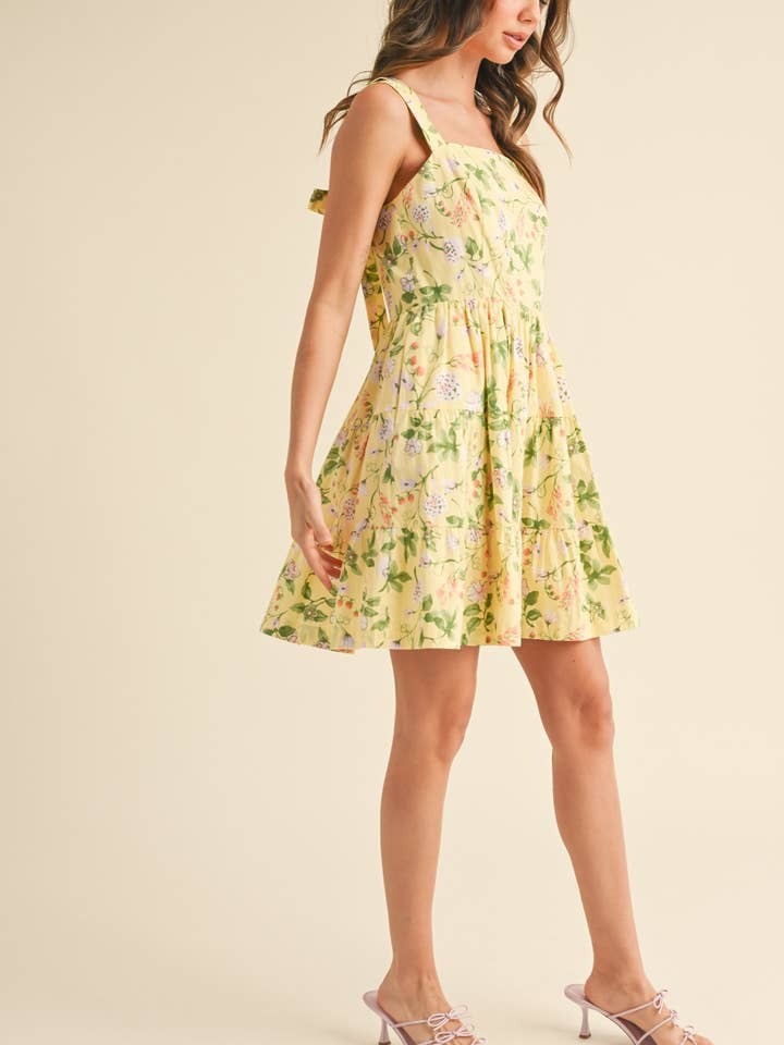 &MERCI - Vente Robe – femme - ROBE COURTE À VOLANTS FLORAUX AVEC BRETELLES À NOUER MDR380815