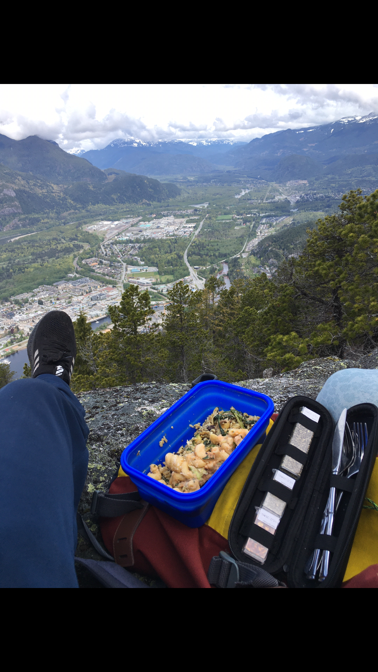 The Nomads Kitchen – wholesale Kitchen tool/gadget – Pocket Kitchen - Perfect for everyday eating.5