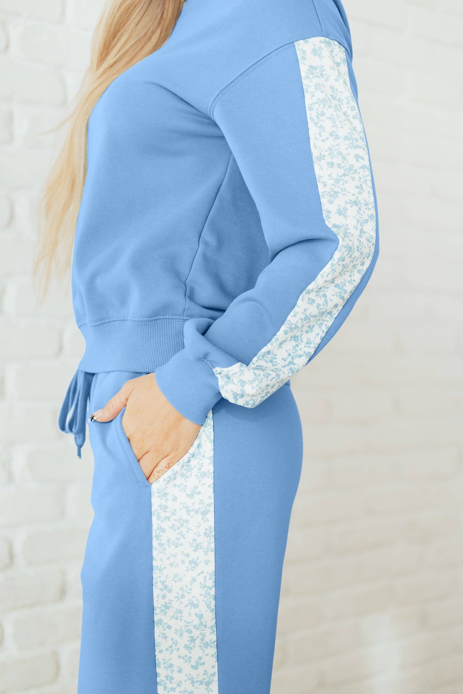 Beau Blue Floral Patchwork Pullover and Sweatpants Lounge Set for wholesale on Faire4