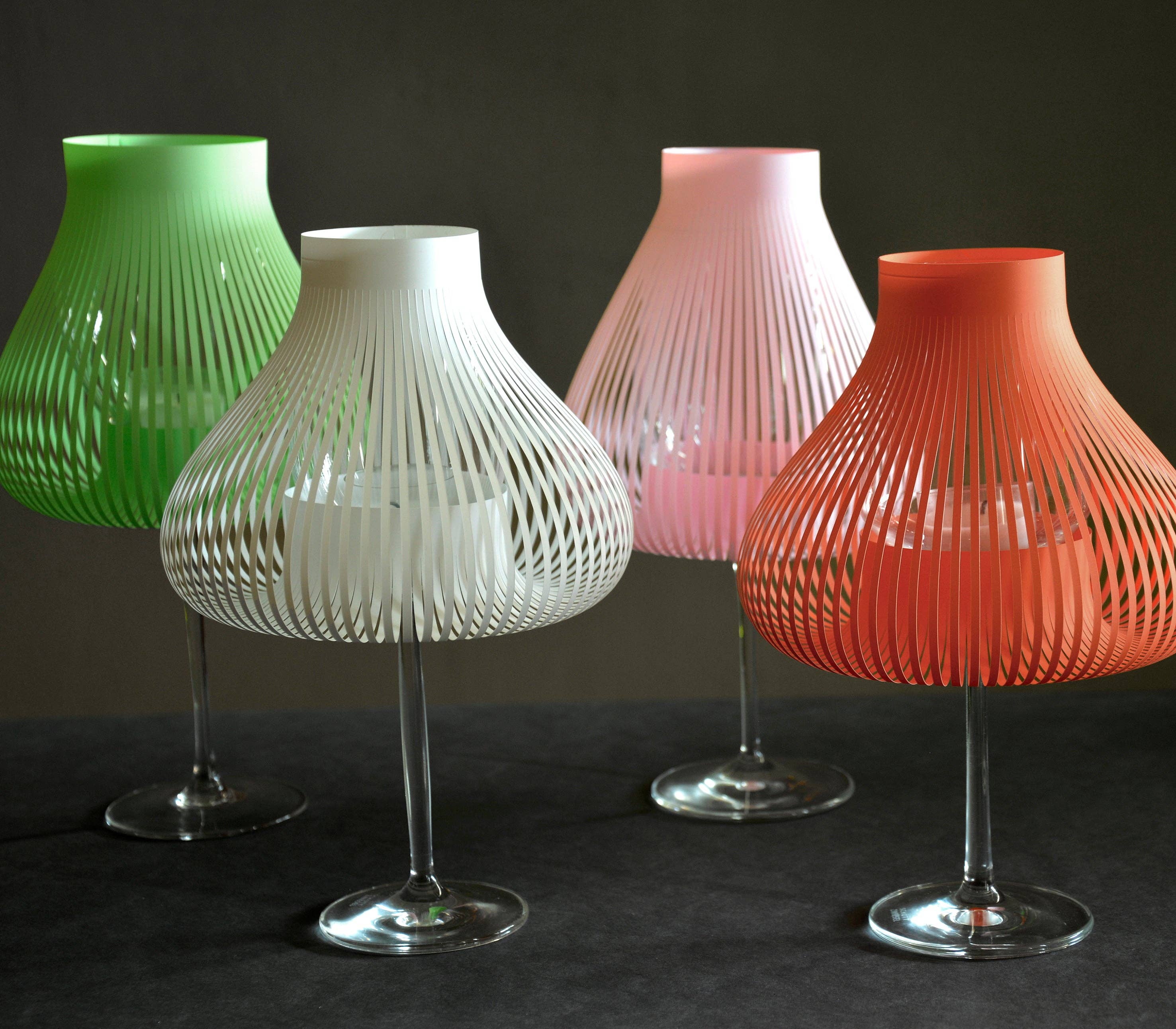 Andrea Moseler – Engroshandel Lyseholder – Miss Molly sæt med 4 farverige lampeskærme4