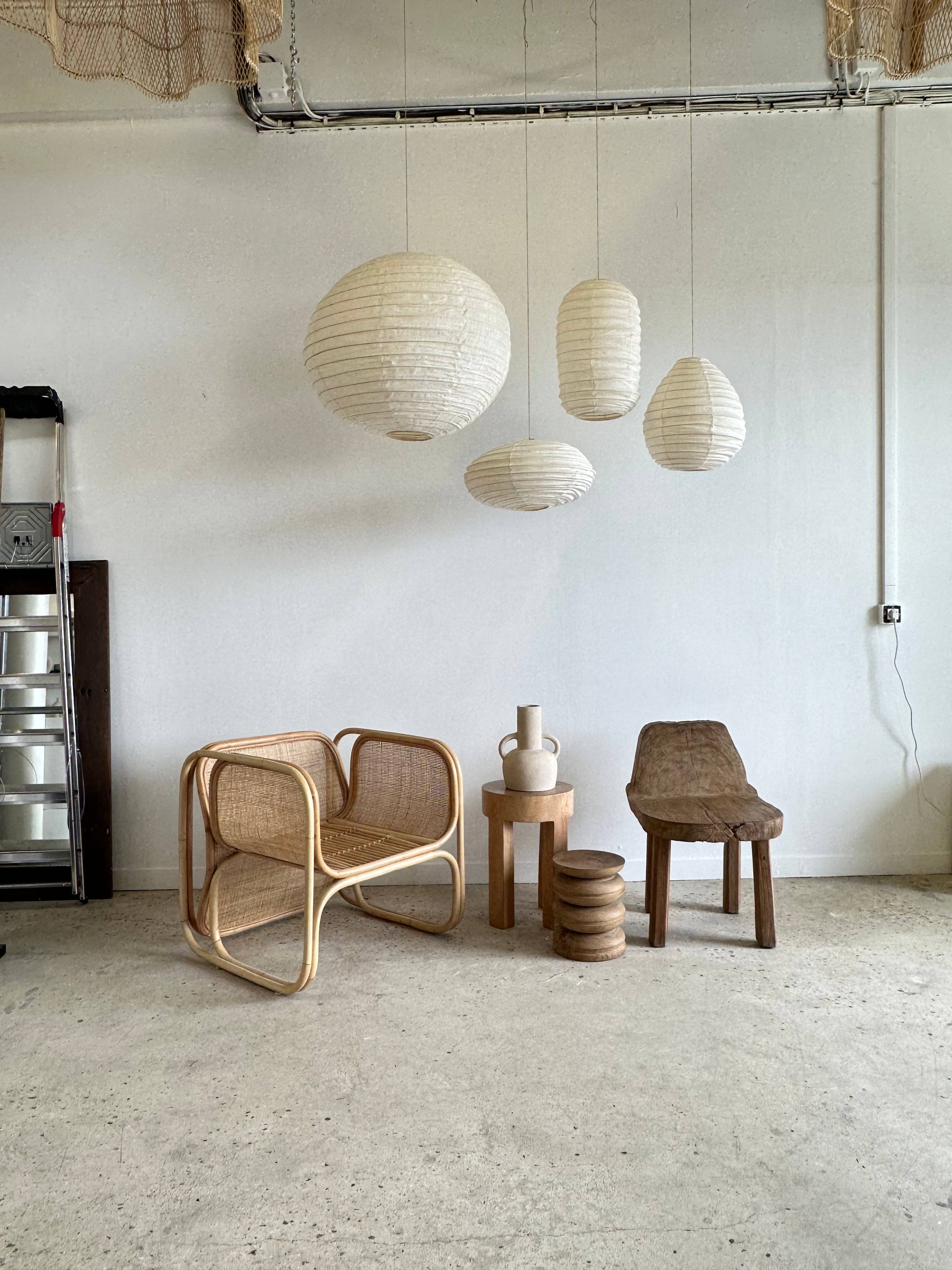 Office Objets - Wholesale Chandelier/Hanging Light - Average Japanese-style oval flattened pendant in rattan and natural linen H30 D4518