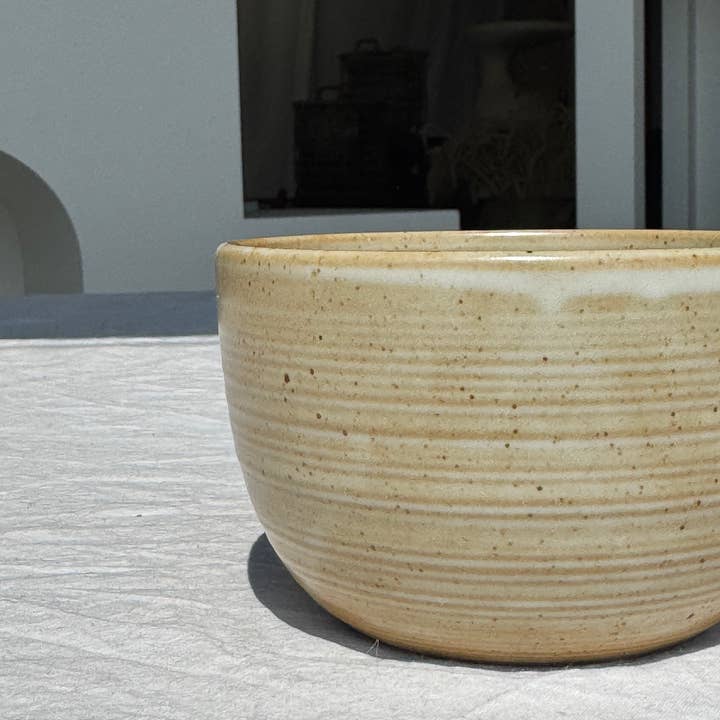 Office Objets - Wholesale Decorative Plate/Dish/Bowl - A small tall beige bowl CNP Stoneware Village France vintage D126