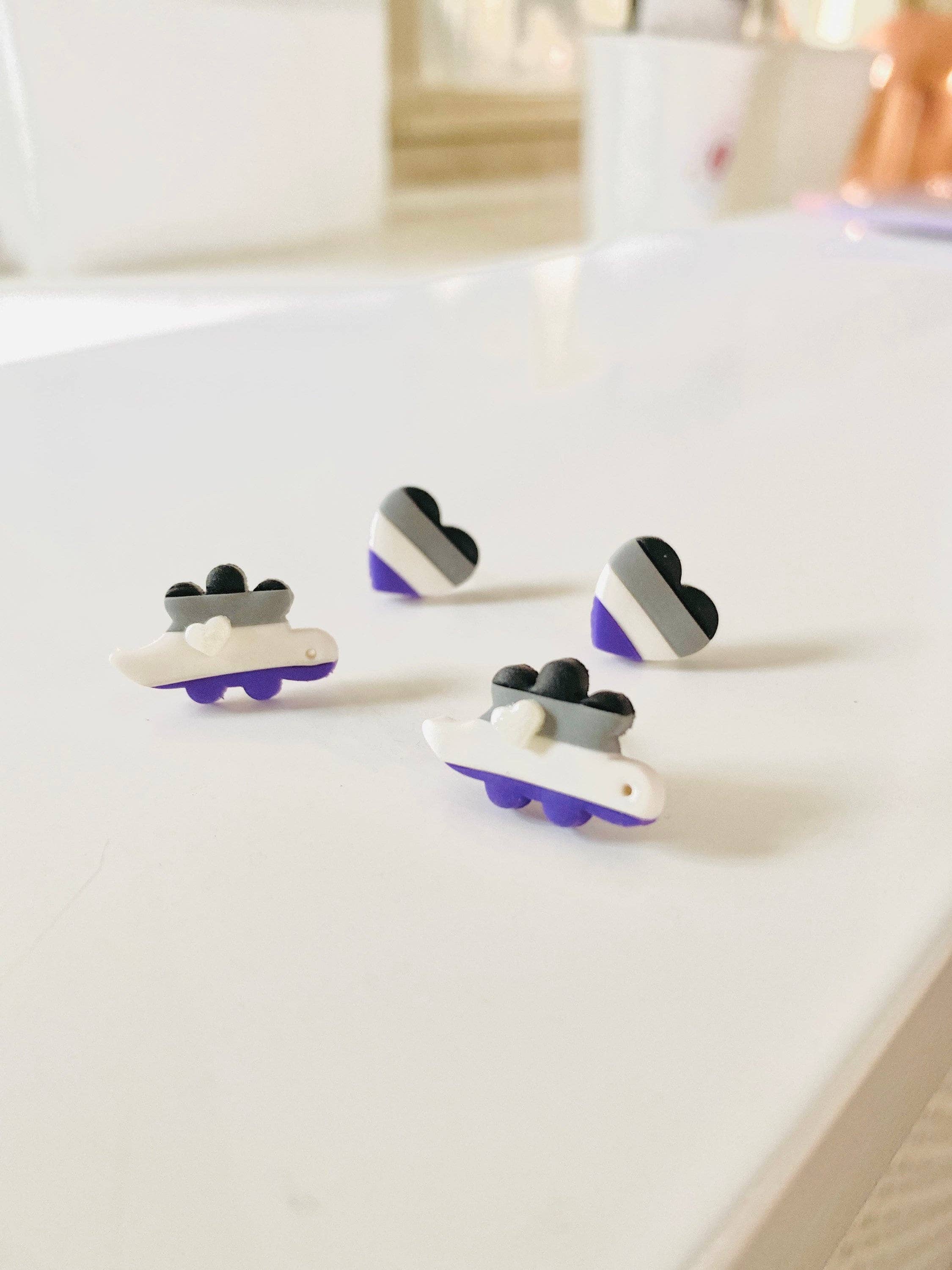 Eflie – wholesale Solitärörhängen – Asexuell flagga dinosaurie & hjärta LGBT Pride Stud örhängen