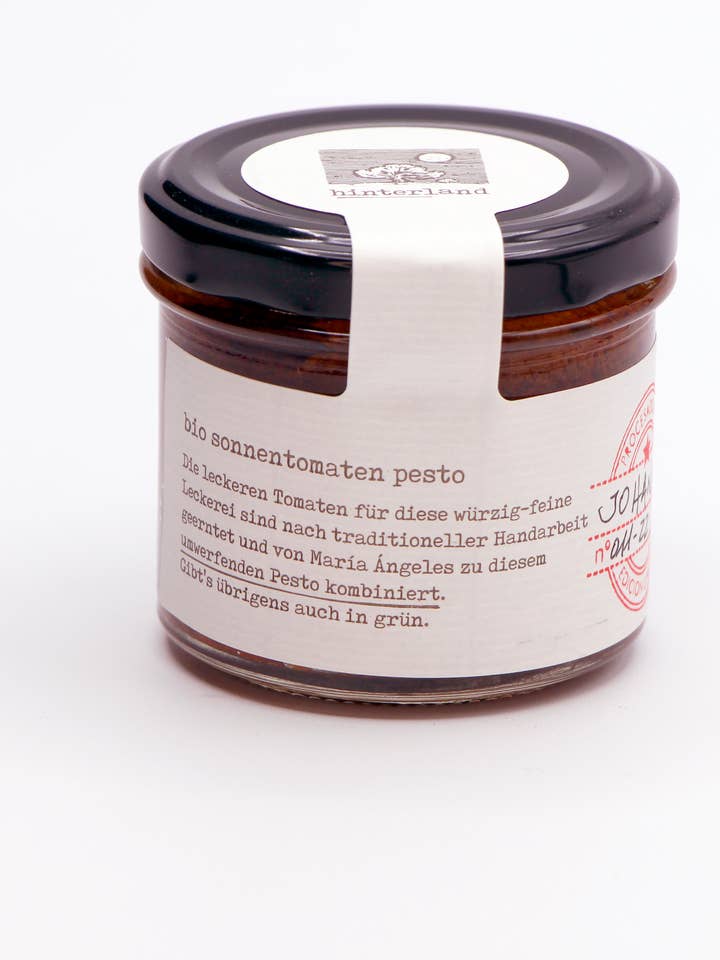 Summer tomato pesto from the Valencia garden for wholesale by hinterland