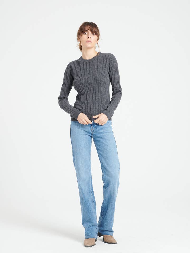 Pull col rond en cachemire LILLY 16 pour la vente par STUDIO CASHMERE8