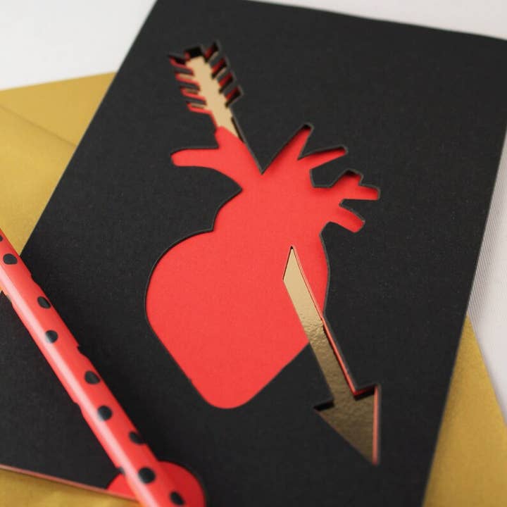 Claire Colin – Engroshandel Valentinsdagskort – VALENTINSKORT PIL LIGE I HJERTET