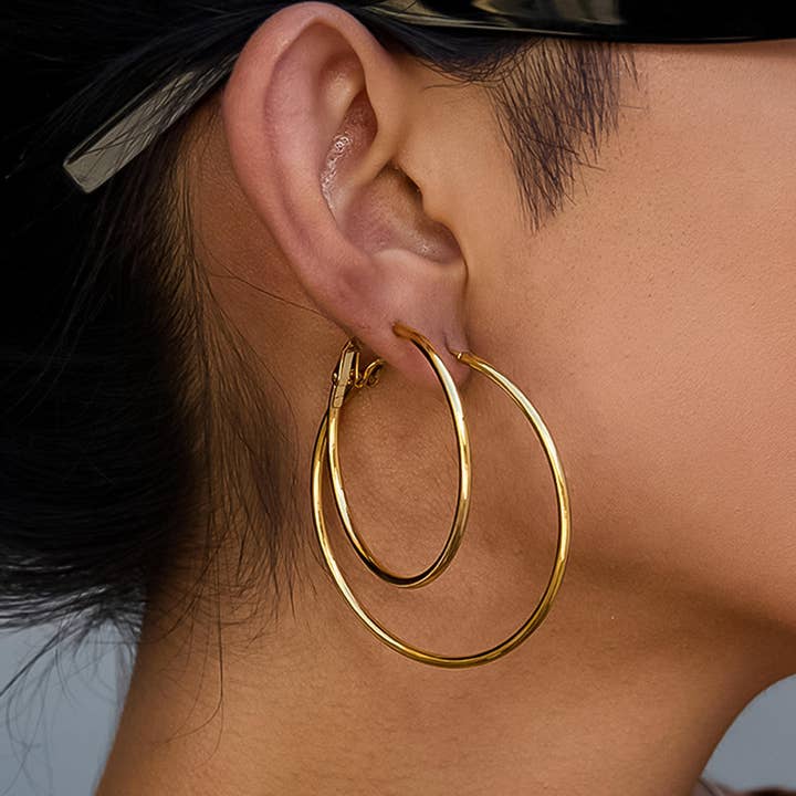 Flânerie by MAIQ - Wholesale Hoop Earrings - Eska 18K Gold Non-Tarnish Classic Thin Hoop Earring4