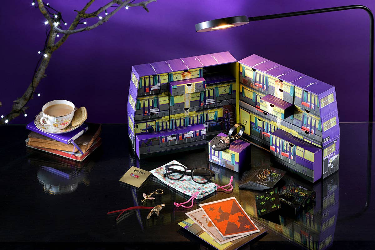 Insight Editions - #1 Pop Culture Publisher - Vente Calendriers de l'avent - Harry Potter : calendrier de l'Avent Collector (édition limitée)1