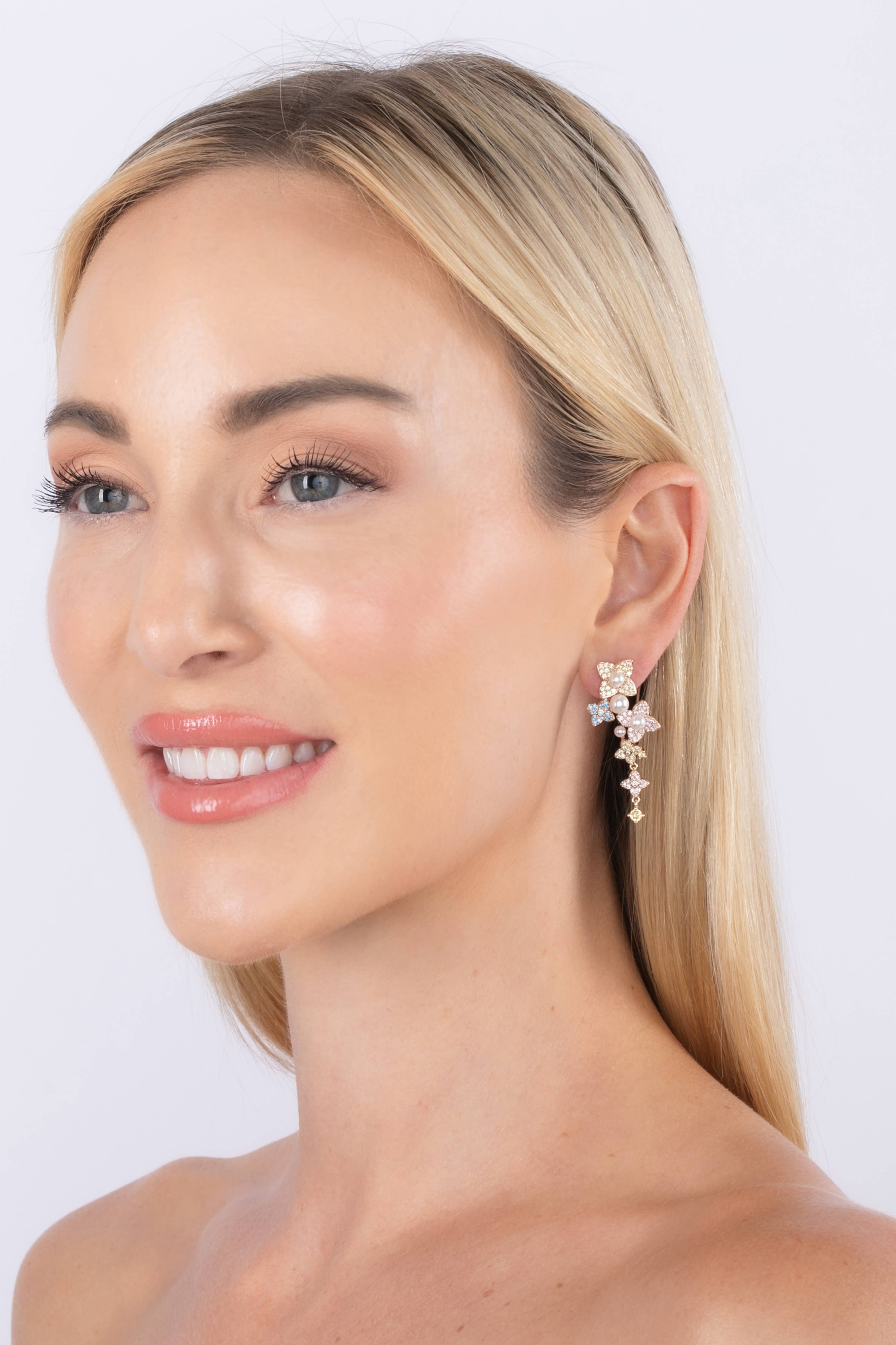 Eye Candy Los Angeles - Wholesale Hangende/ronde oorbellen - Isabella Flower Statement oorbel1